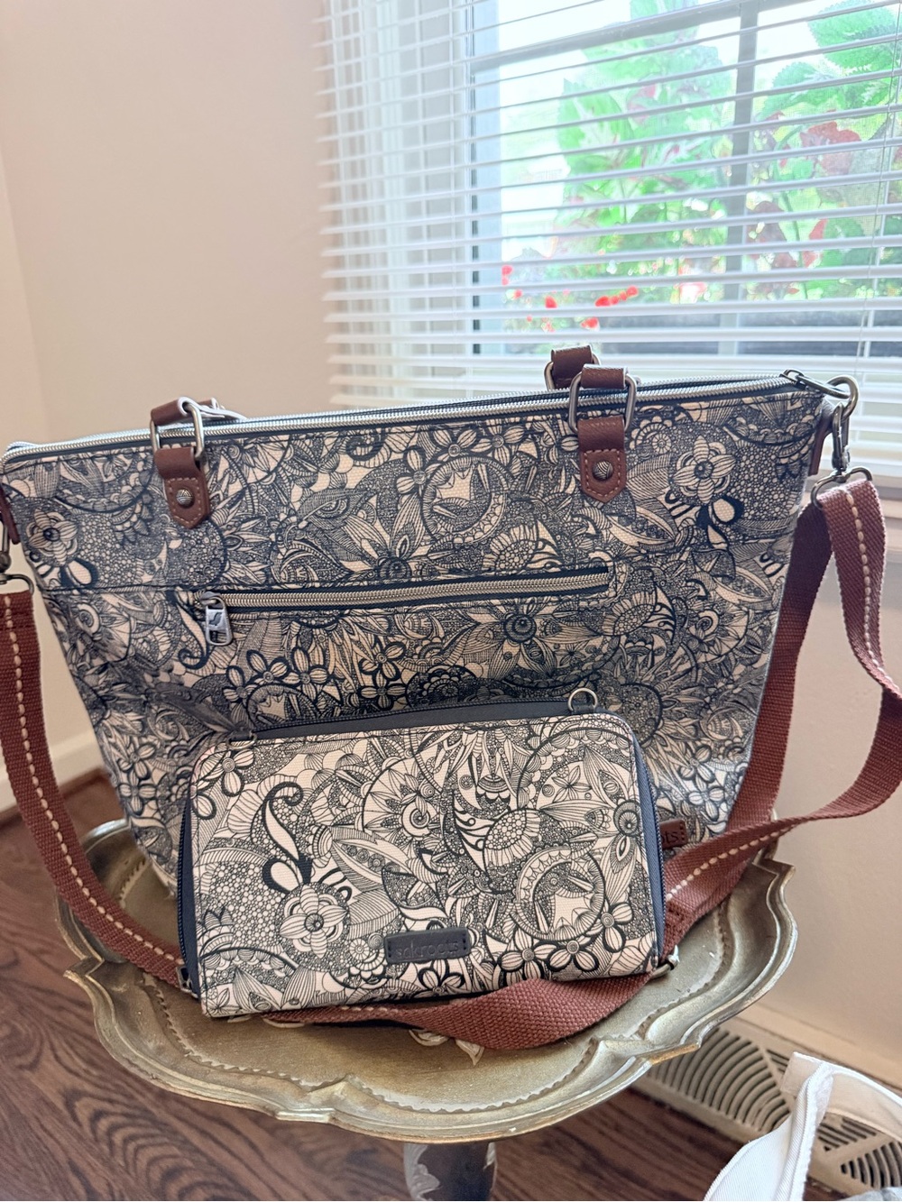 Floral Pattern Tote Bag with Crossbody Pouch - navy and white